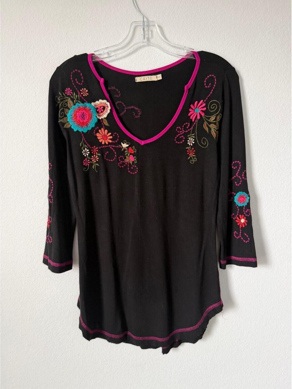 CAITE 3/4 Sleeve Scoop Neck Floral Embroidered Tunic Blouse Women's Size S